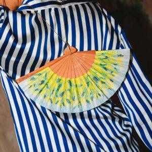 Ihre Blüten sind leuchtende Sonnenstrahlen, die die warmen Wintertage ehren, wenn die Kälte noch intensiv ist. Diese Blume steht für Freundschaft, Tapferkeit und Mut, angeborene Qualitäten von Frauen und die Magie des Weitergebens.